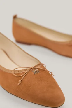 Bailarina De Ante^Pedro del Hierro Sale