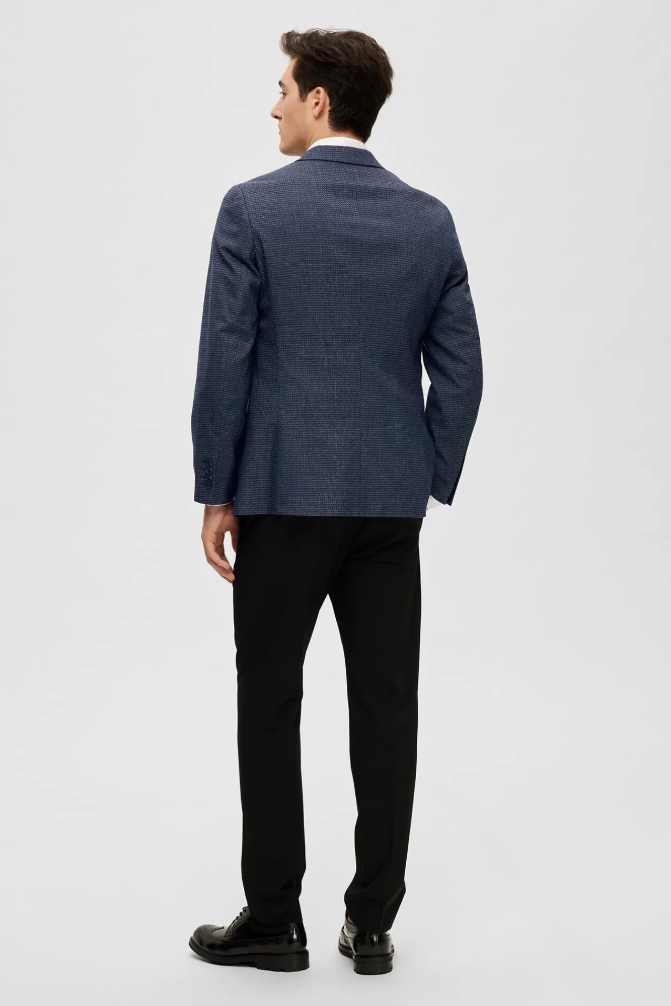 Blazer Slim Fit Estructurada Elaborada Con Materiales Reciclados^Selected New