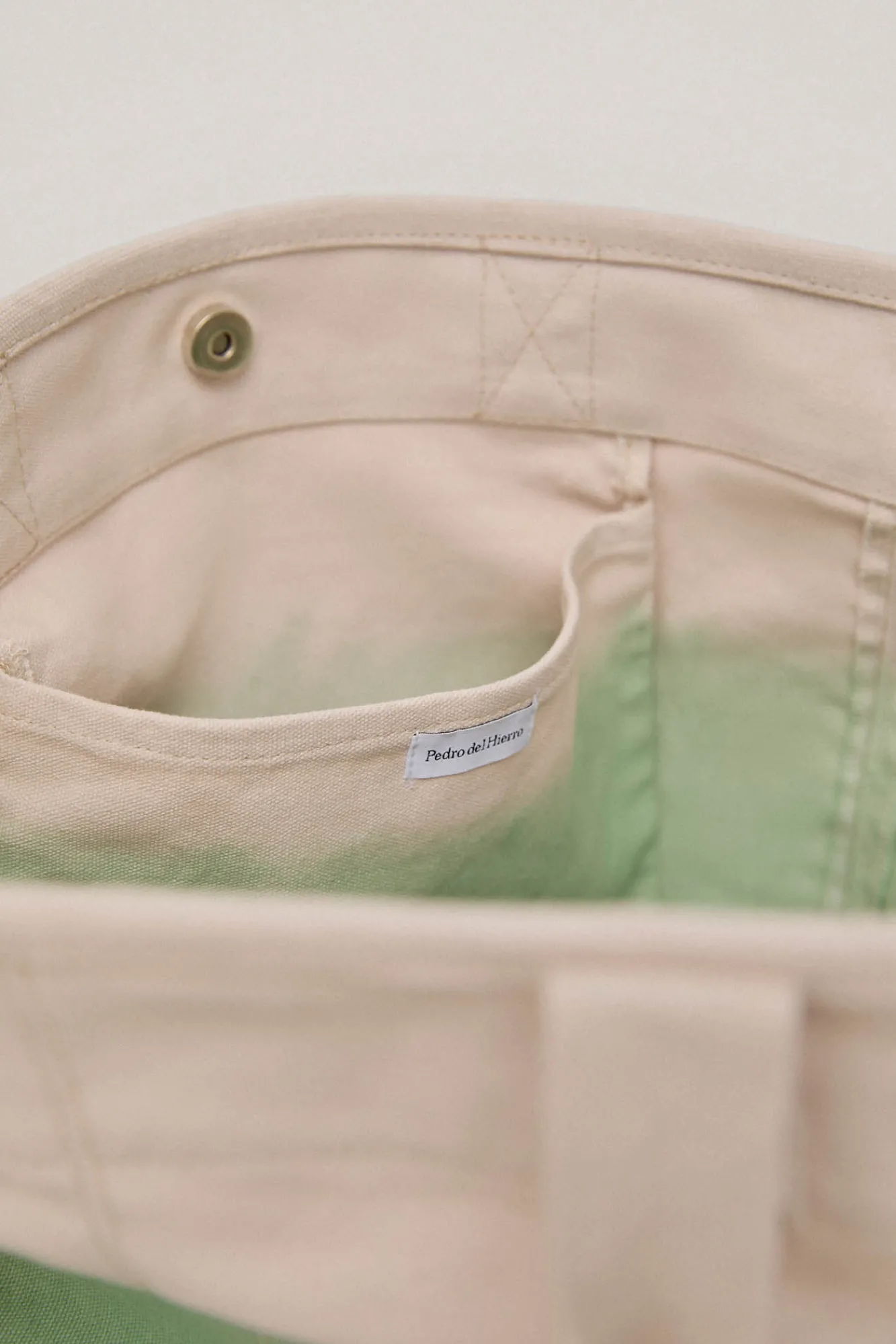 Bolsa Canvas Logo Bordado^Pedro del Hierro New