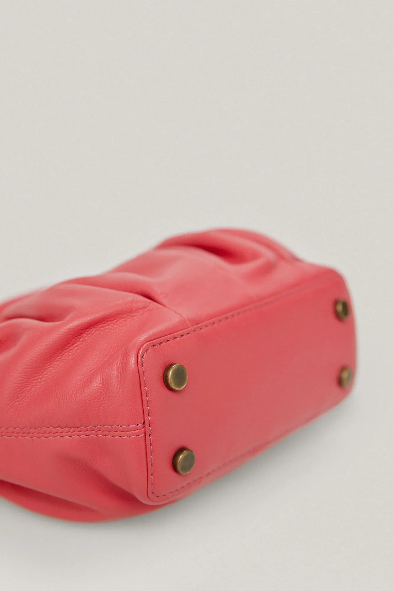Bolso Pouch Pequeno De Piel^Pedro del Hierro Store