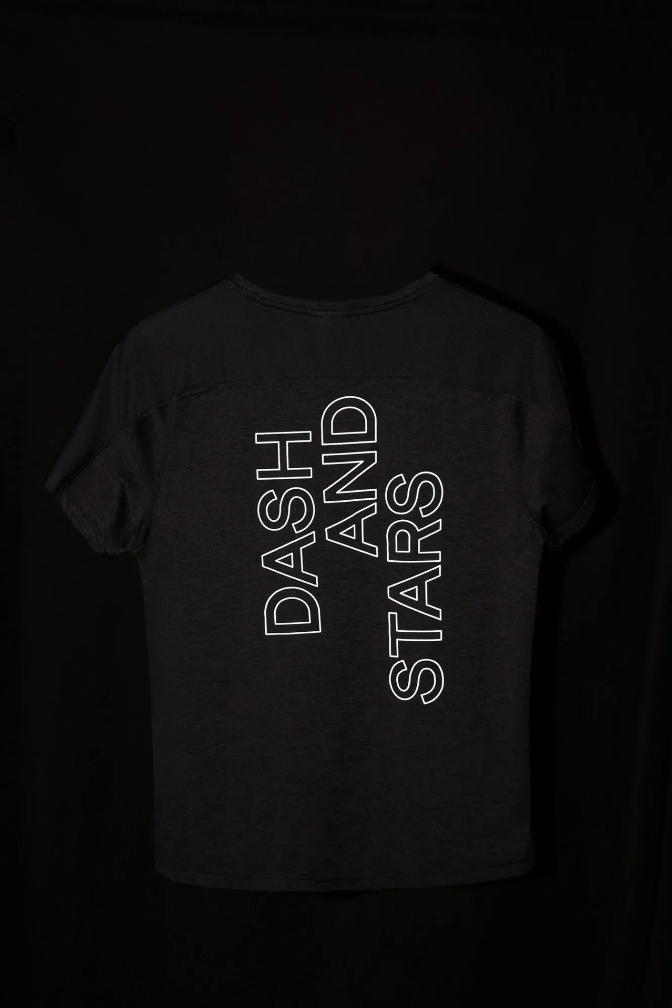 Camiseta Negra Ultraligera^Dash and Stars Sale