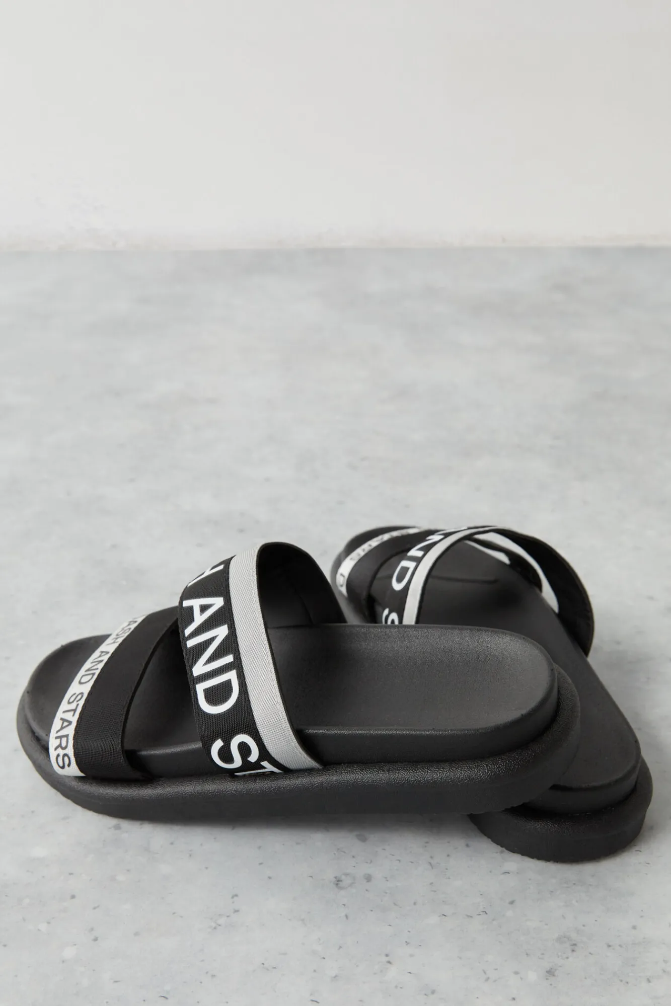 Chanclas Tiras Logo Gris^Dash and Stars Store