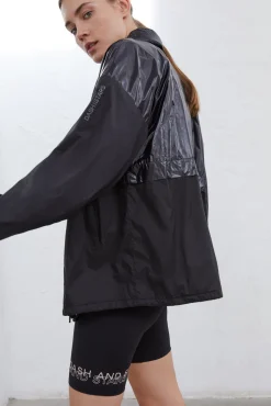 Chaqueta Water Resistant Negra^Dash and Stars Clearance
