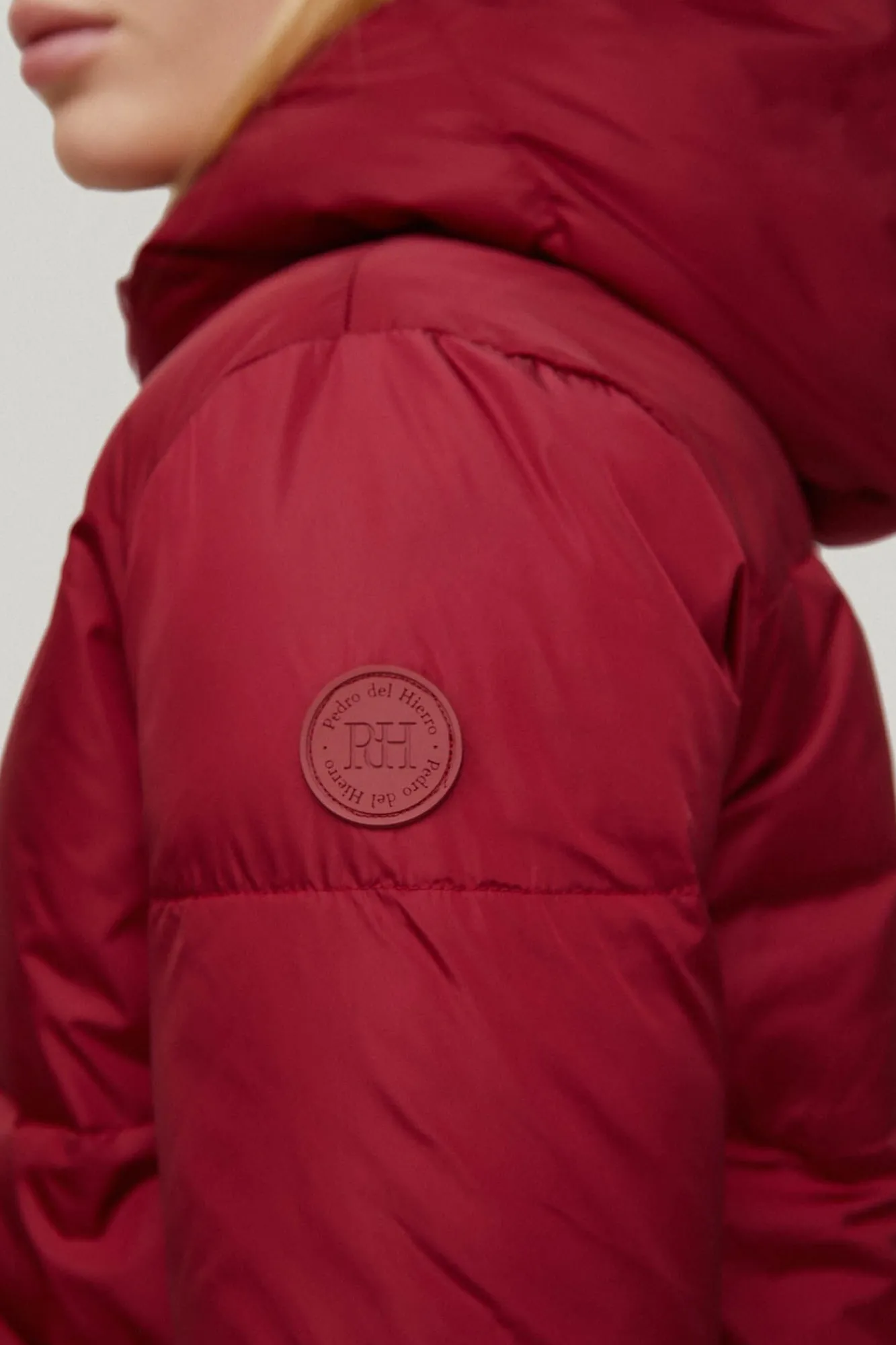 Deportiva Larga Capucha^Pedro del Hierro Online