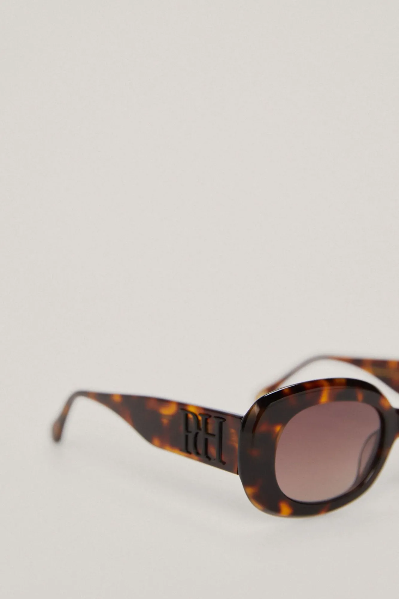 Gafa De Sol Ovalada Efecto Carey^Pedro del Hierro Store