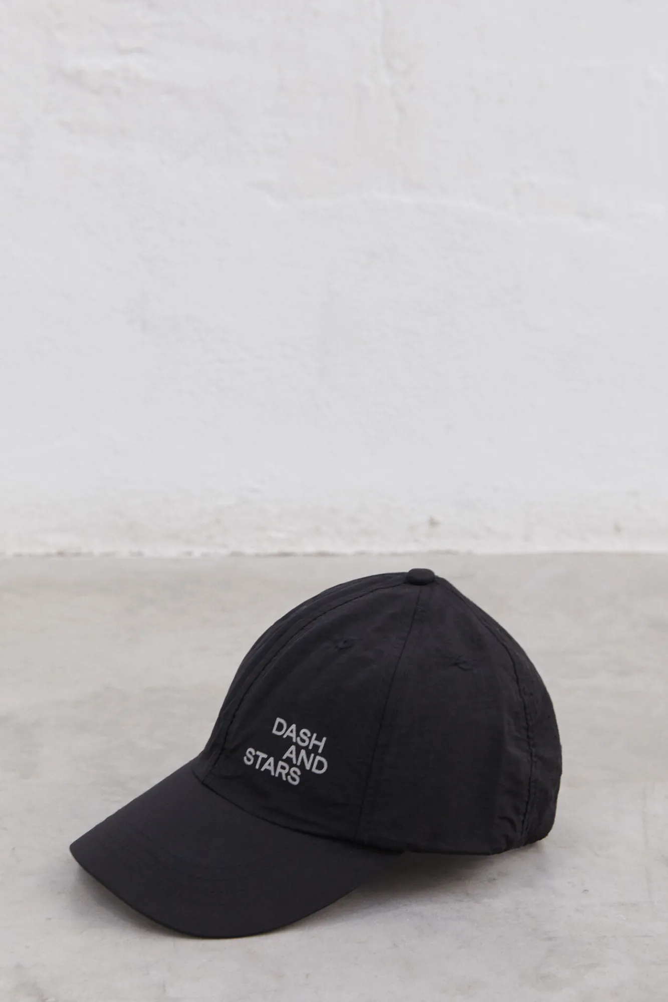 Gorra Negra Tecnica Logo Reflectante^Dash and Stars Store