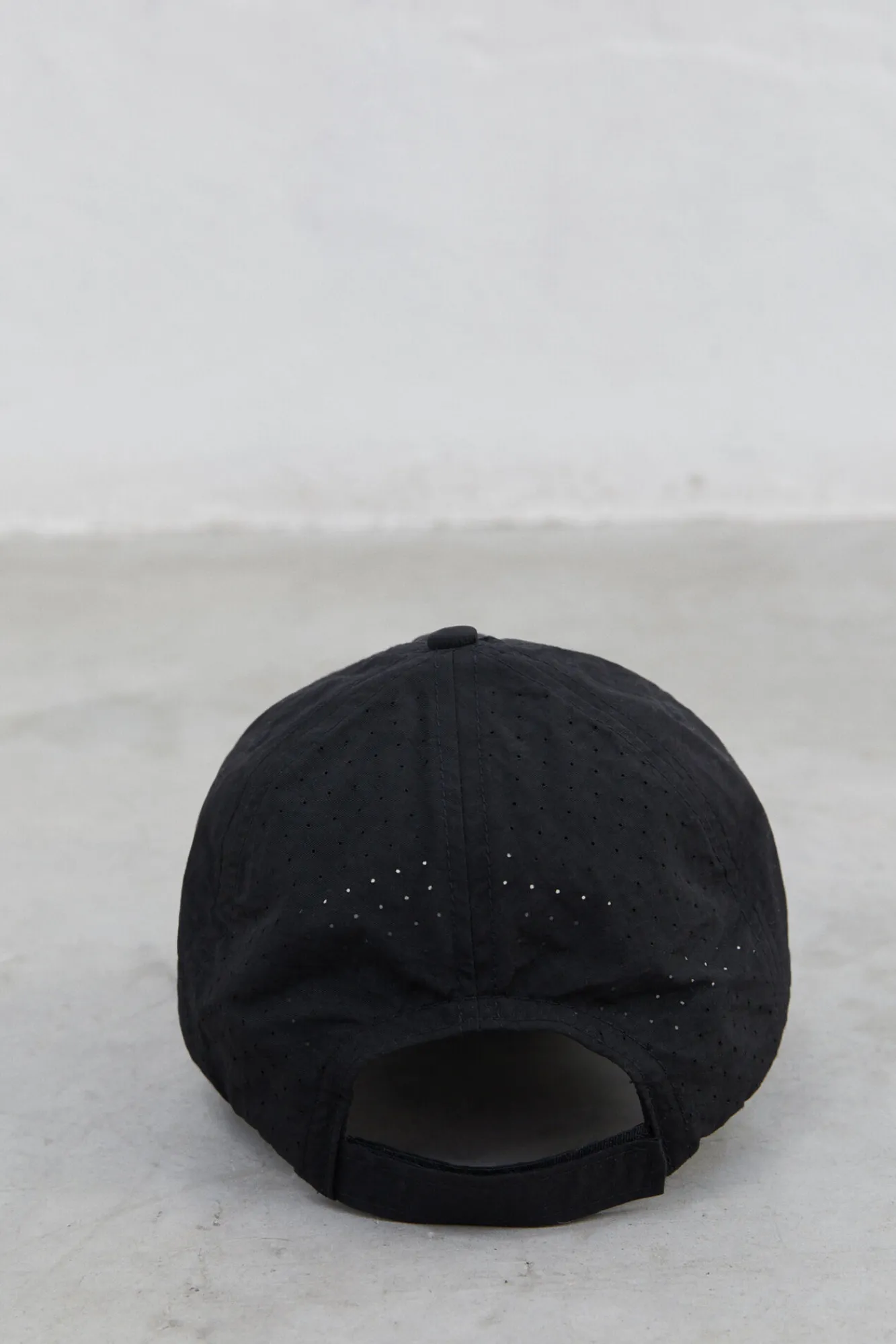 Gorra Negra Tecnica Logo Reflectante^Dash and Stars Store