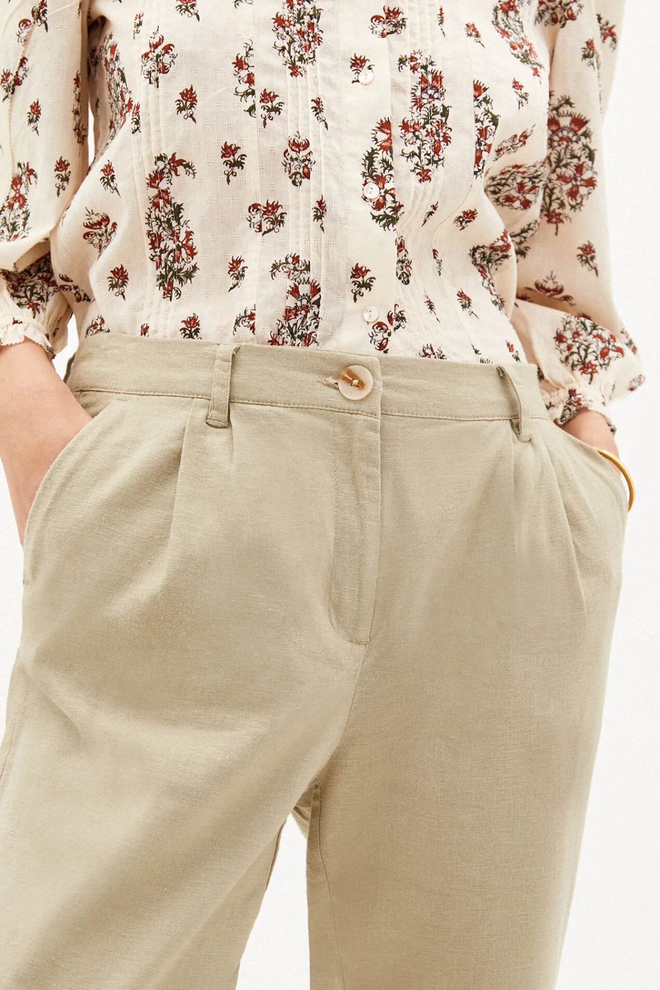 Julieta Pantalon Rustico Con Pinzas^Hoss Intropia Online
