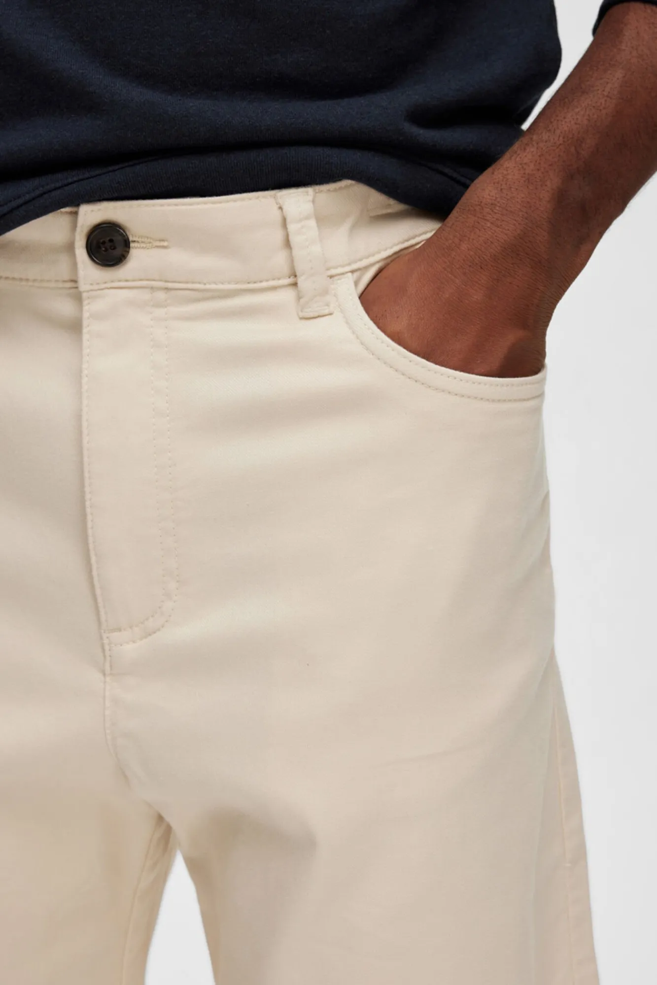 Pantalon Chino Corto De Algodon Reciclado.^Selected Best