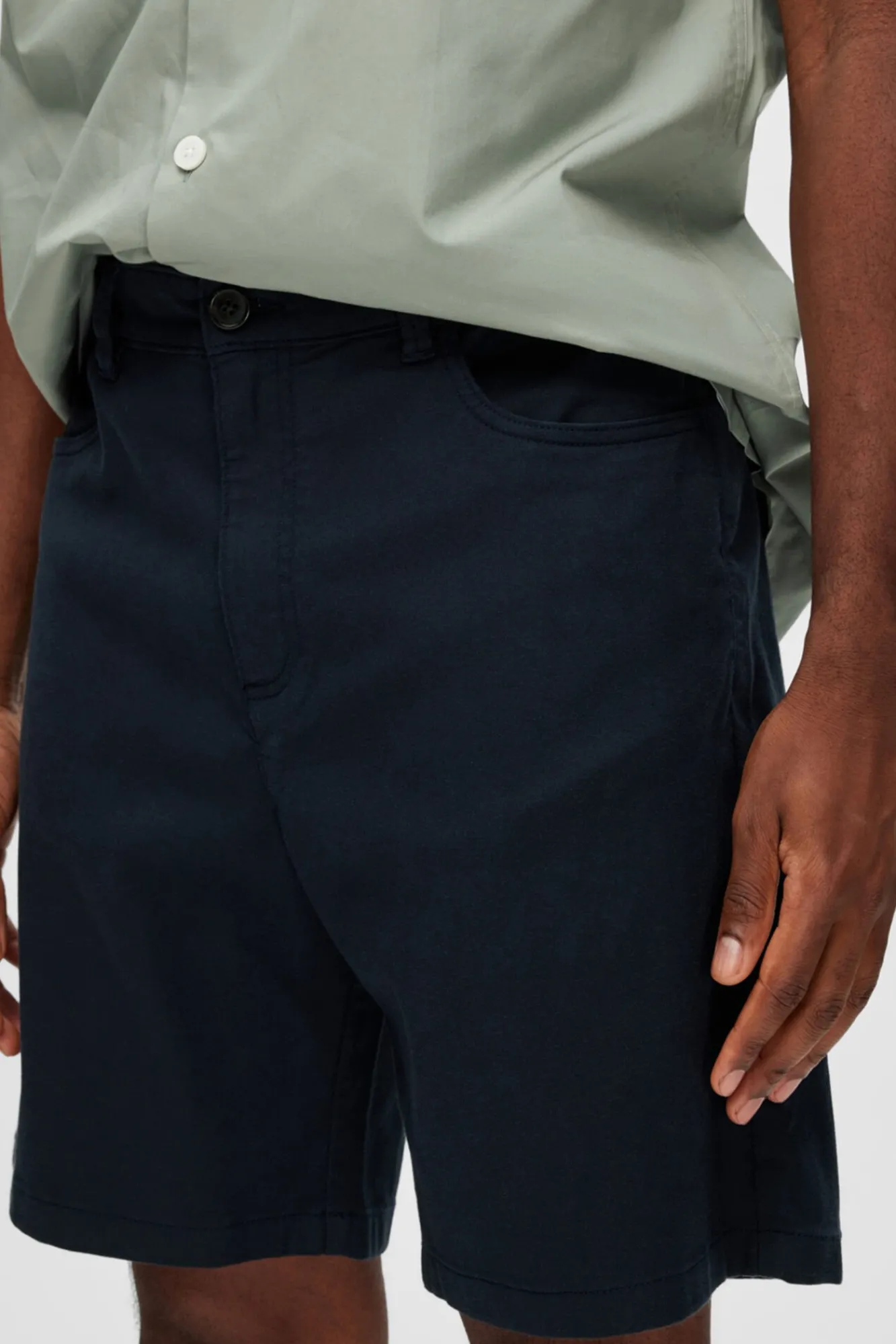 Pantalon Chino Corto De Algodon Reciclado.^Selected Best