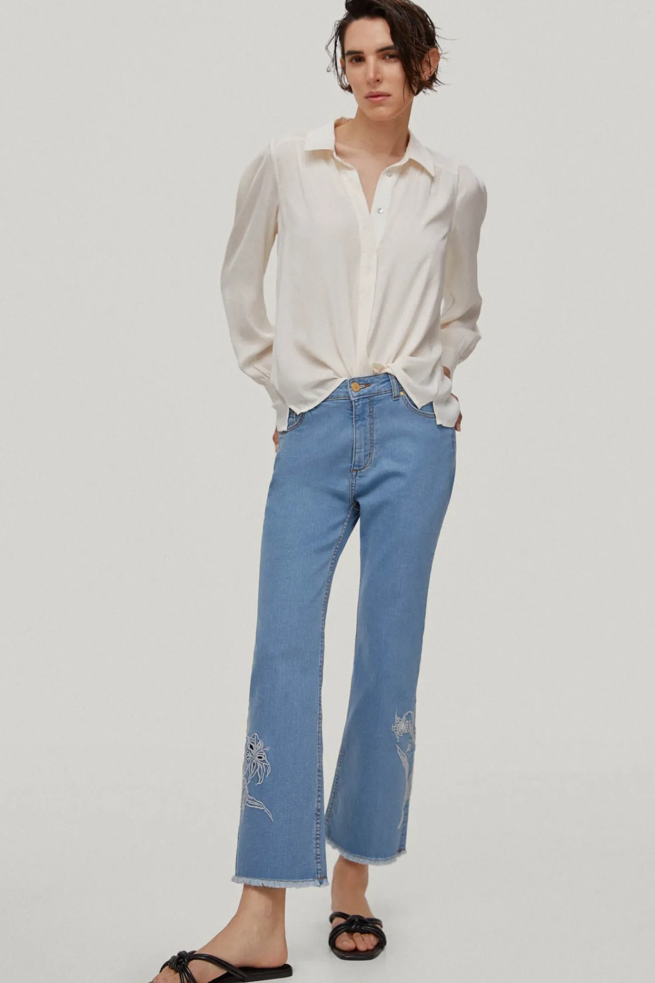 Pantalon Vaquero 5 Bolsillos Flare Fit Cropped Bordado^Pedro del Hierro Shop