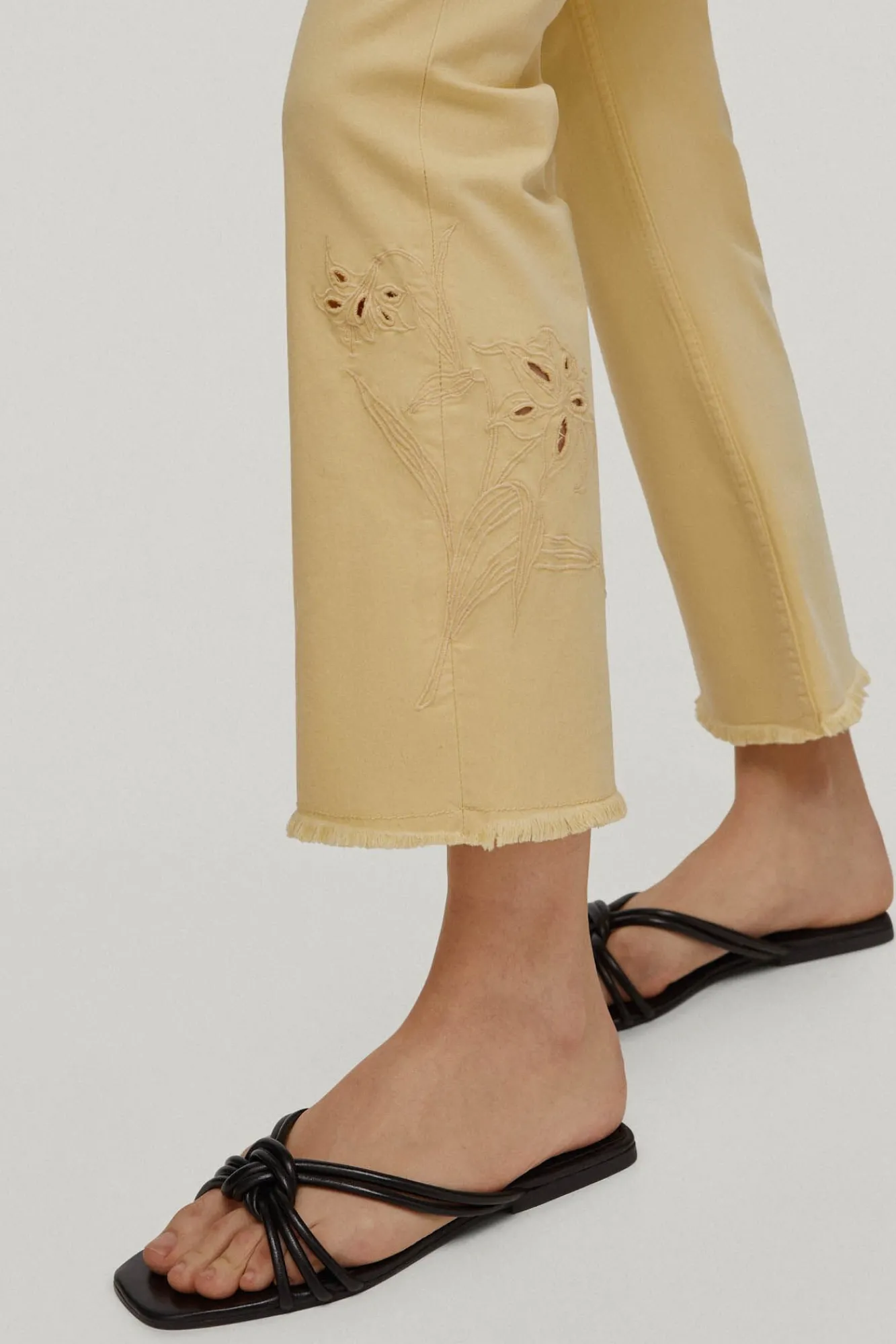 Pantalon Vaquero 5 Bolsillos Flare Fit Cropped Bordado^Pedro del Hierro Cheap