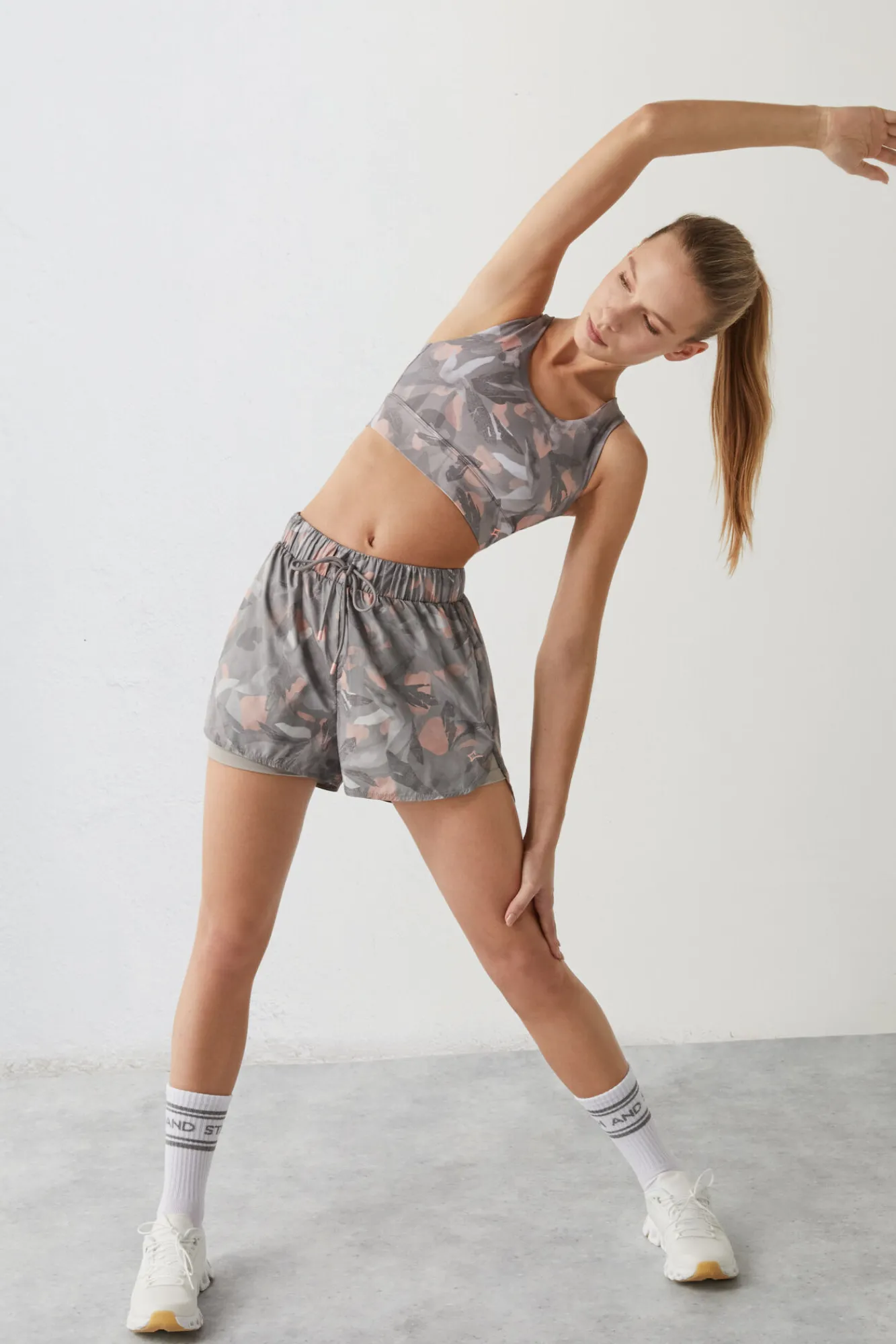 Short Tecnico Malla Interior Flores^Dash and Stars Discount