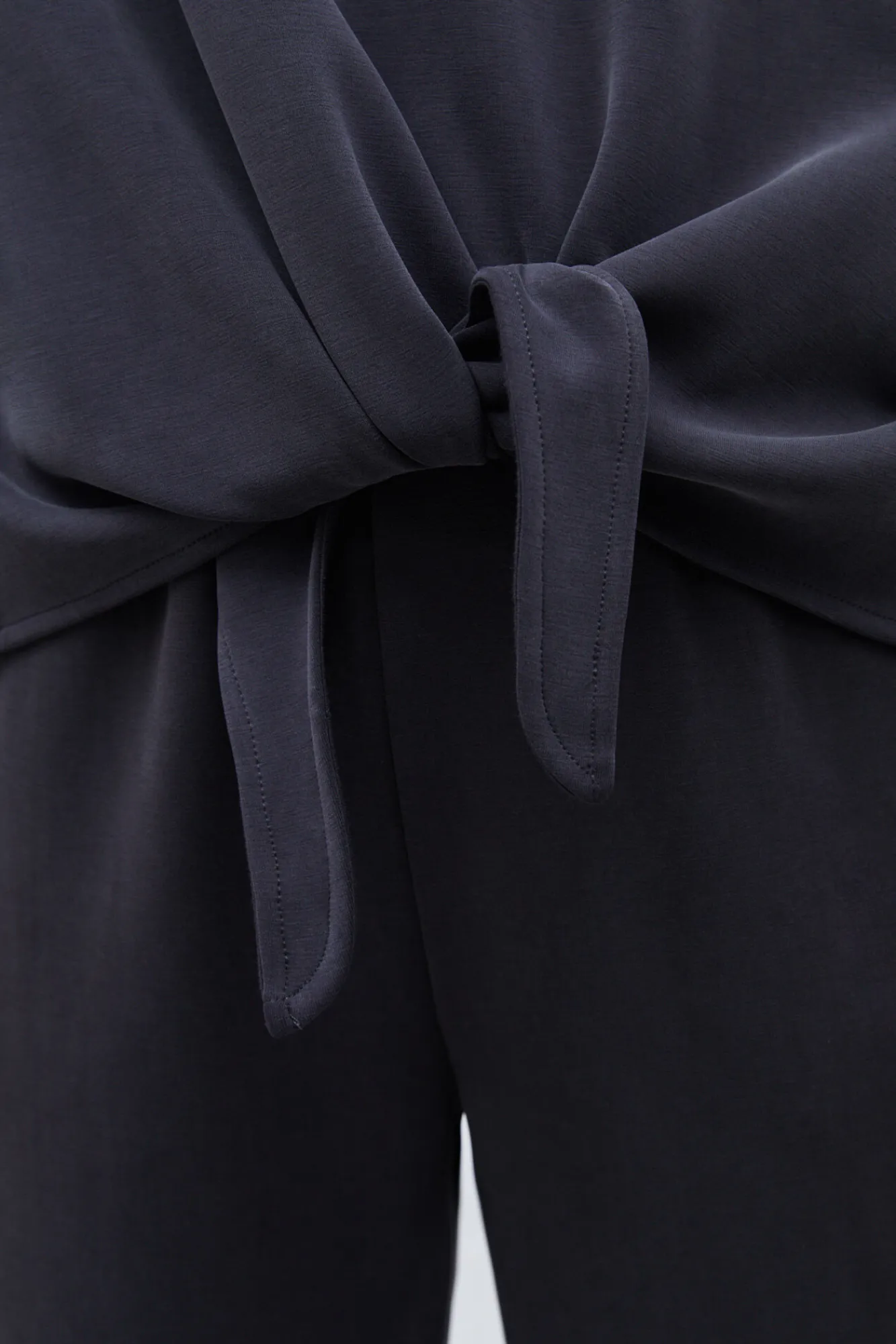 Sudadera Nudo Negro^Dash and Stars Fashion