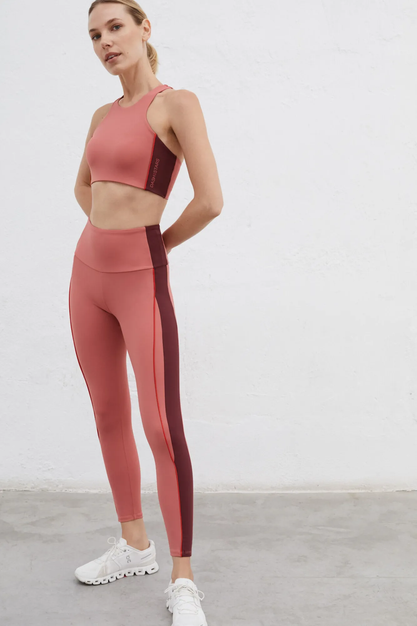 Sujetador Deportivo Halter 4D Stretch^Dash and Stars Flash Sale