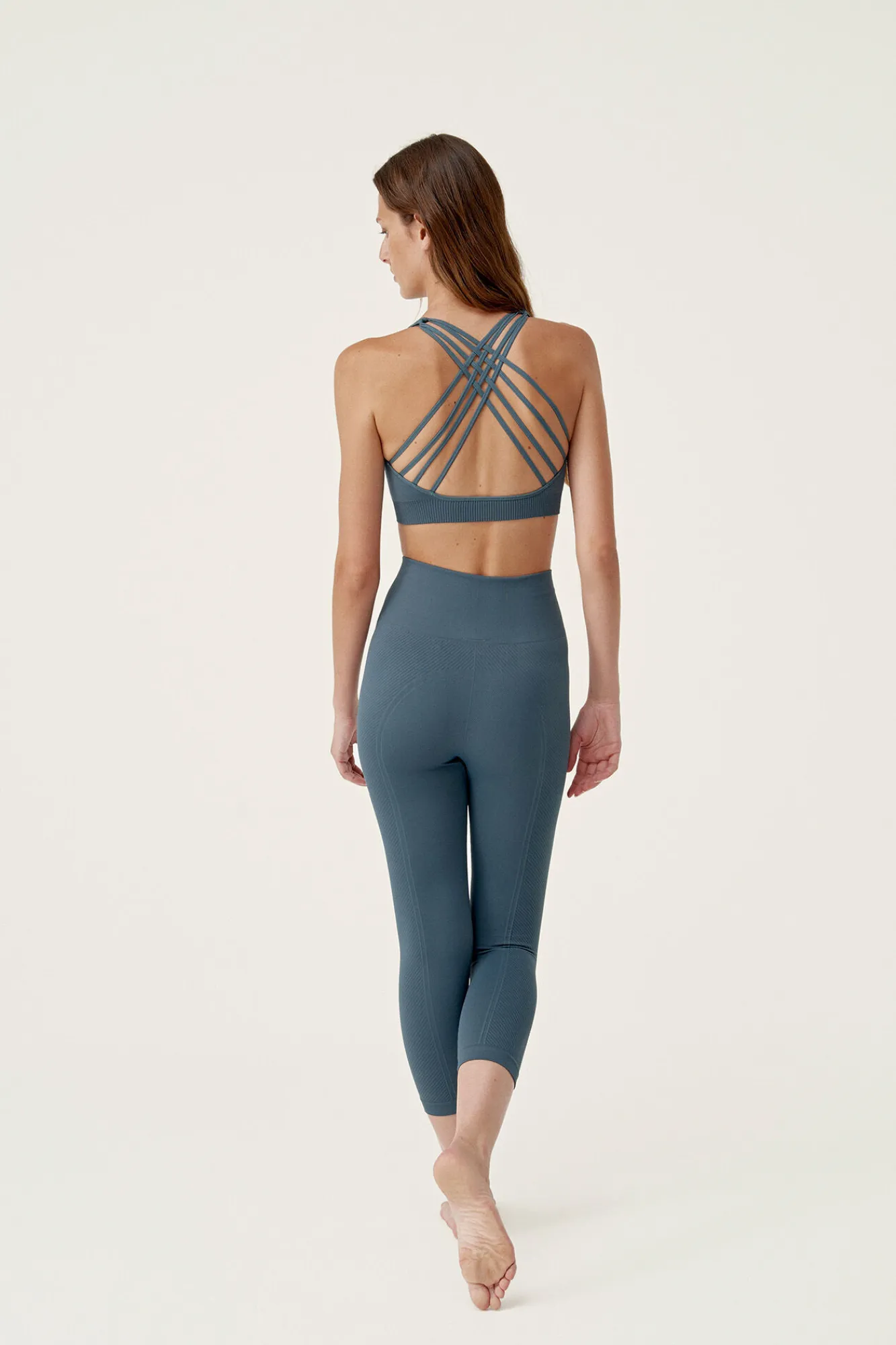Top Apamala Stormy Grey^Born Living Yoga Hot