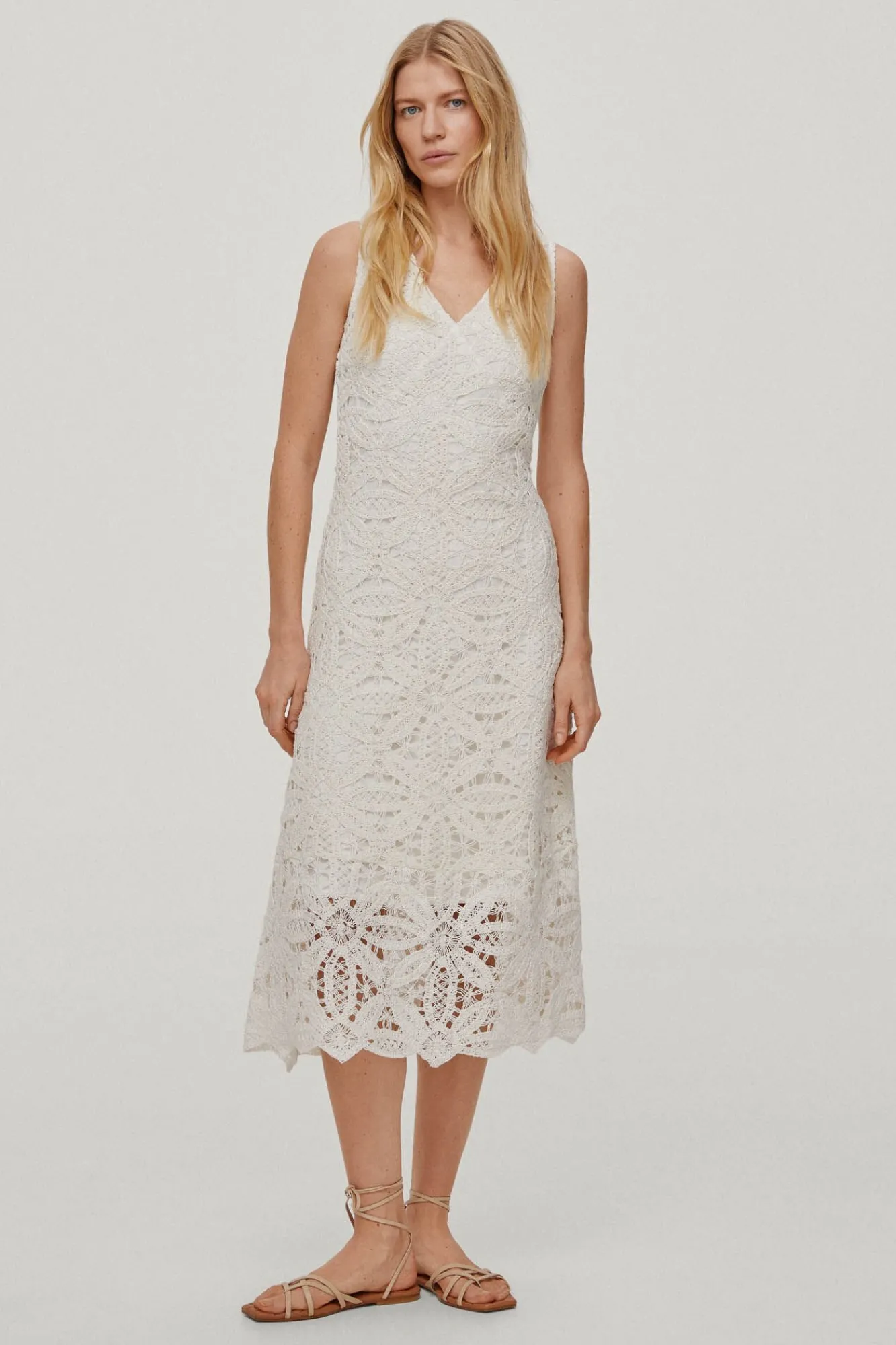 Vestido De Tirantes Tipo Crochet Cuello Pico Y Largo Midi Falda Evase^Pedro del Hierro Flash Sale