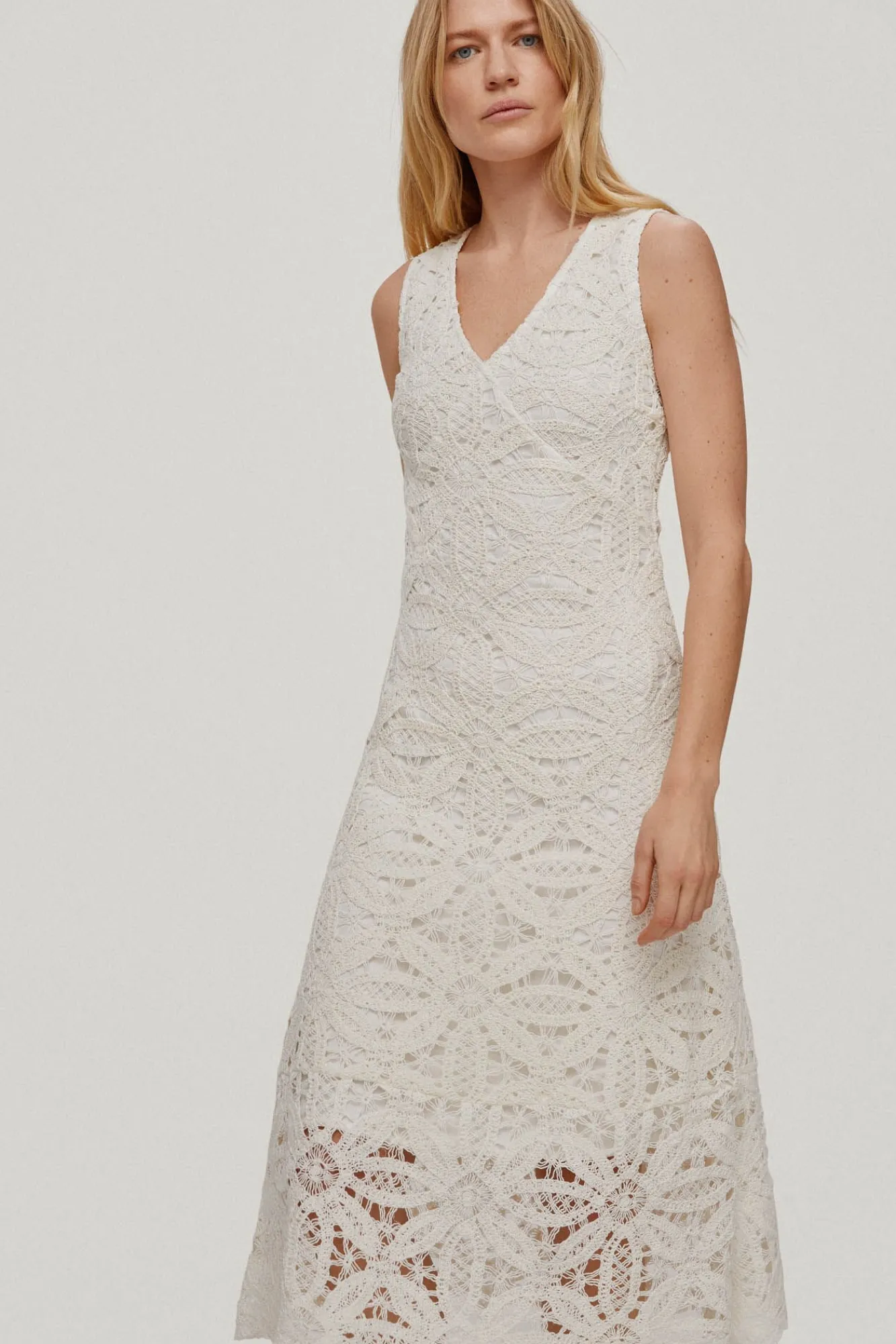 Vestido De Tirantes Tipo Crochet Cuello Pico Y Largo Midi Falda Evase^Pedro del Hierro Flash Sale