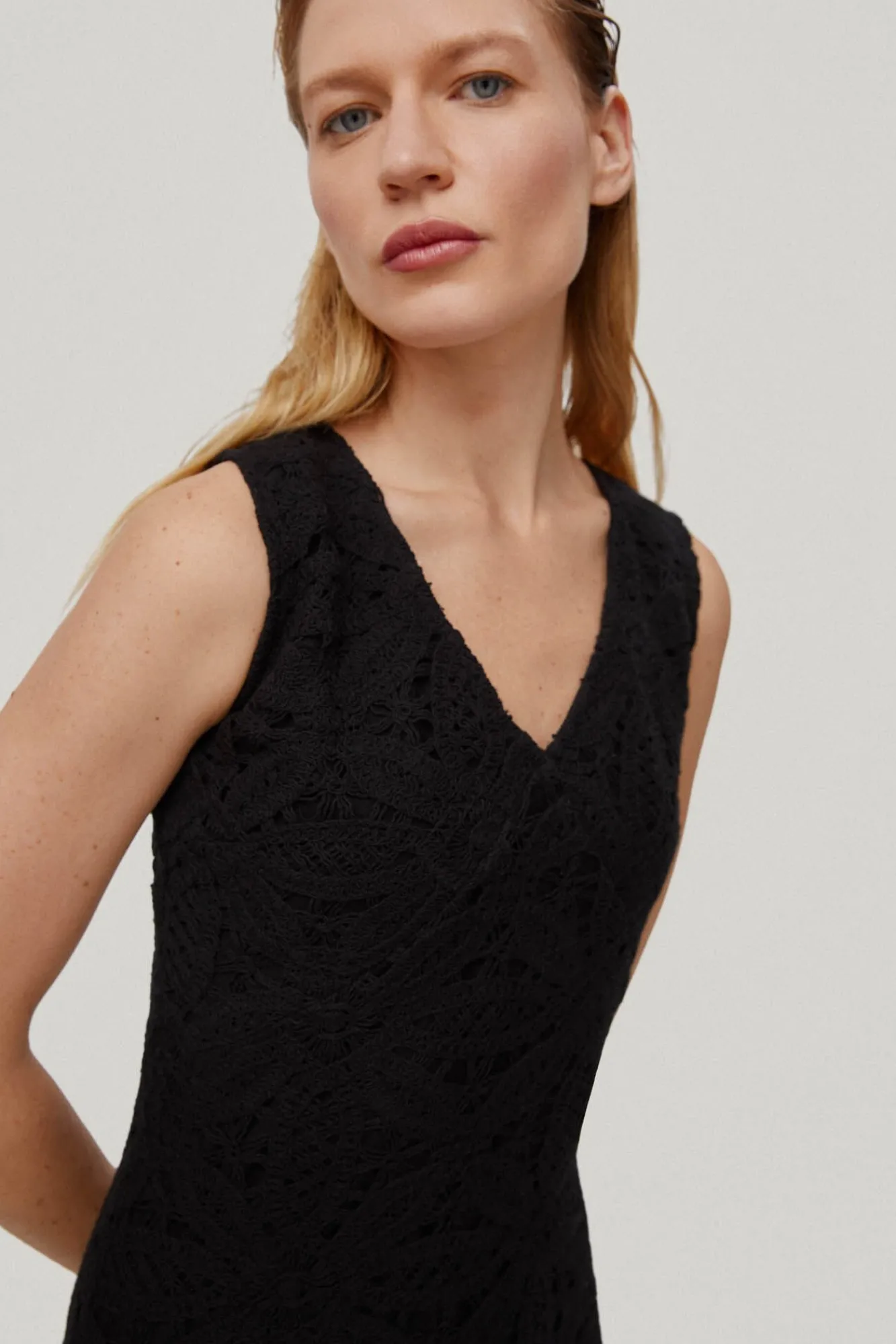 Vestido De Tirantes Tipo Crochet Cuello Pico Y Largo Midi Falda Evase^Pedro del Hierro Discount