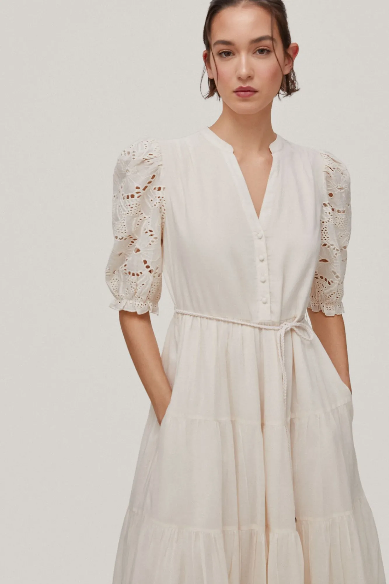 Vestido Largo Con Detalle De Tejido Florar Perforado En Mangas Y Bajo.^Pedro del Hierro Online