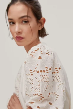 Vestido Largo Con Detalle De Tejido Florar Perforado En Mangas Y Bajo.^Pedro del Hierro Online