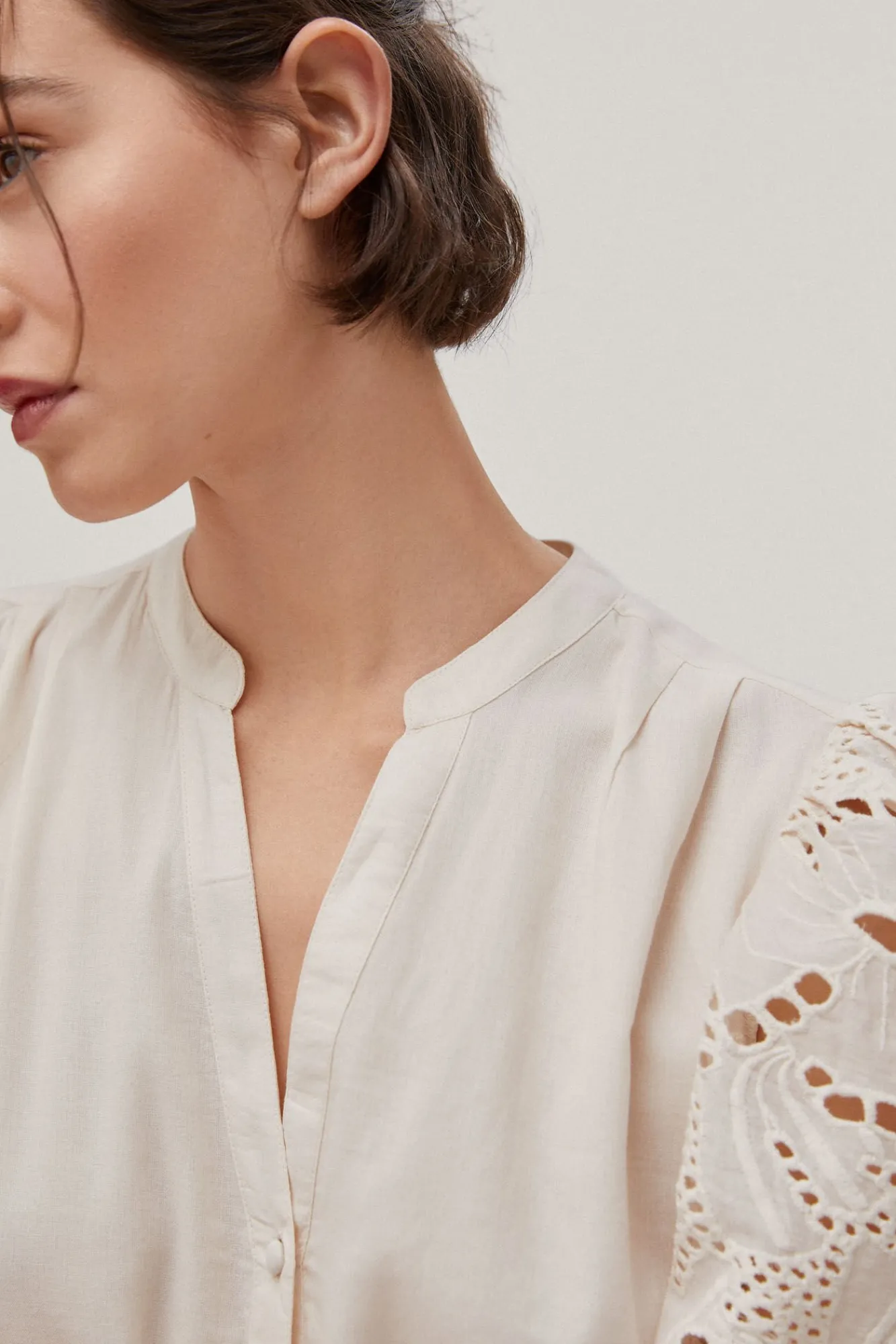 Vestido Largo Con Detalle De Tejido Florar Perforado En Mangas Y Bajo.^Pedro del Hierro Online